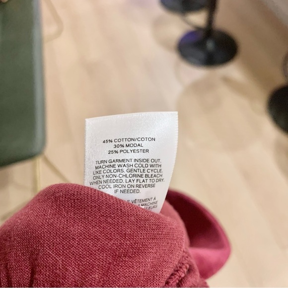 ❤️ Red Off-the-Shoulder Double V-Neck Velour Sweatshirt - Picture 5 of 5